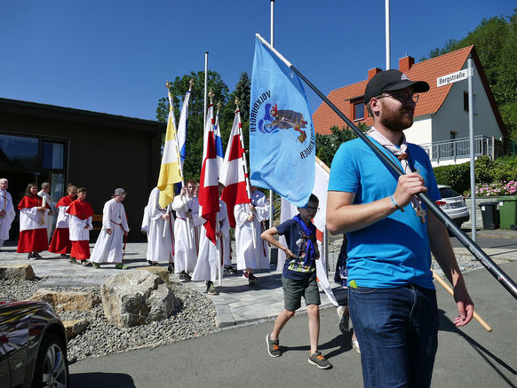 Festgottesdienst zum 1.000 Todestag des Heiligen Heimerads auf dem Hasunger Berg (Foto: Karl-Franz Thiede) Festgottesdienst zum 1.000 Todestag des Heiligen Heimerads auf dem Hasunger Berg (Foto: Karl-Franz Thiede)